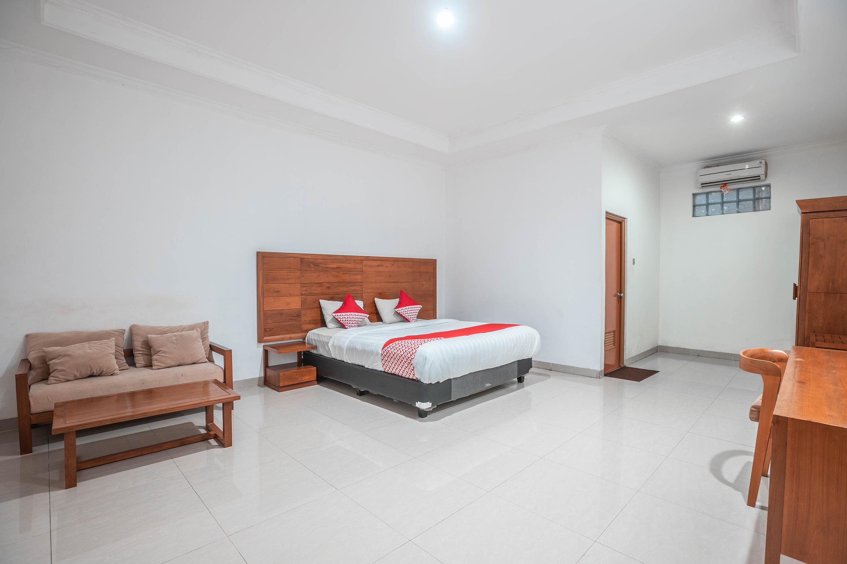 Super Oyo 686 Bunga Karang Hotel Bekasi Eksteriør billede