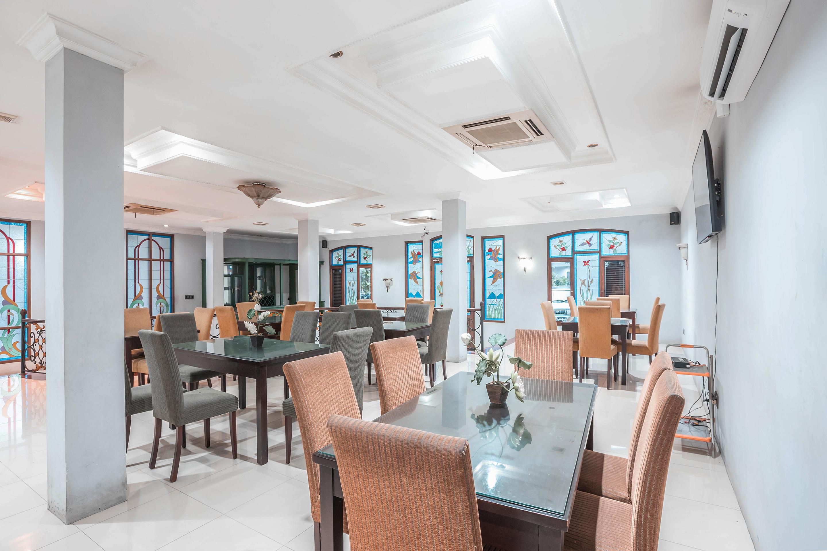 Super Oyo 686 Bunga Karang Hotel Bekasi Eksteriør billede