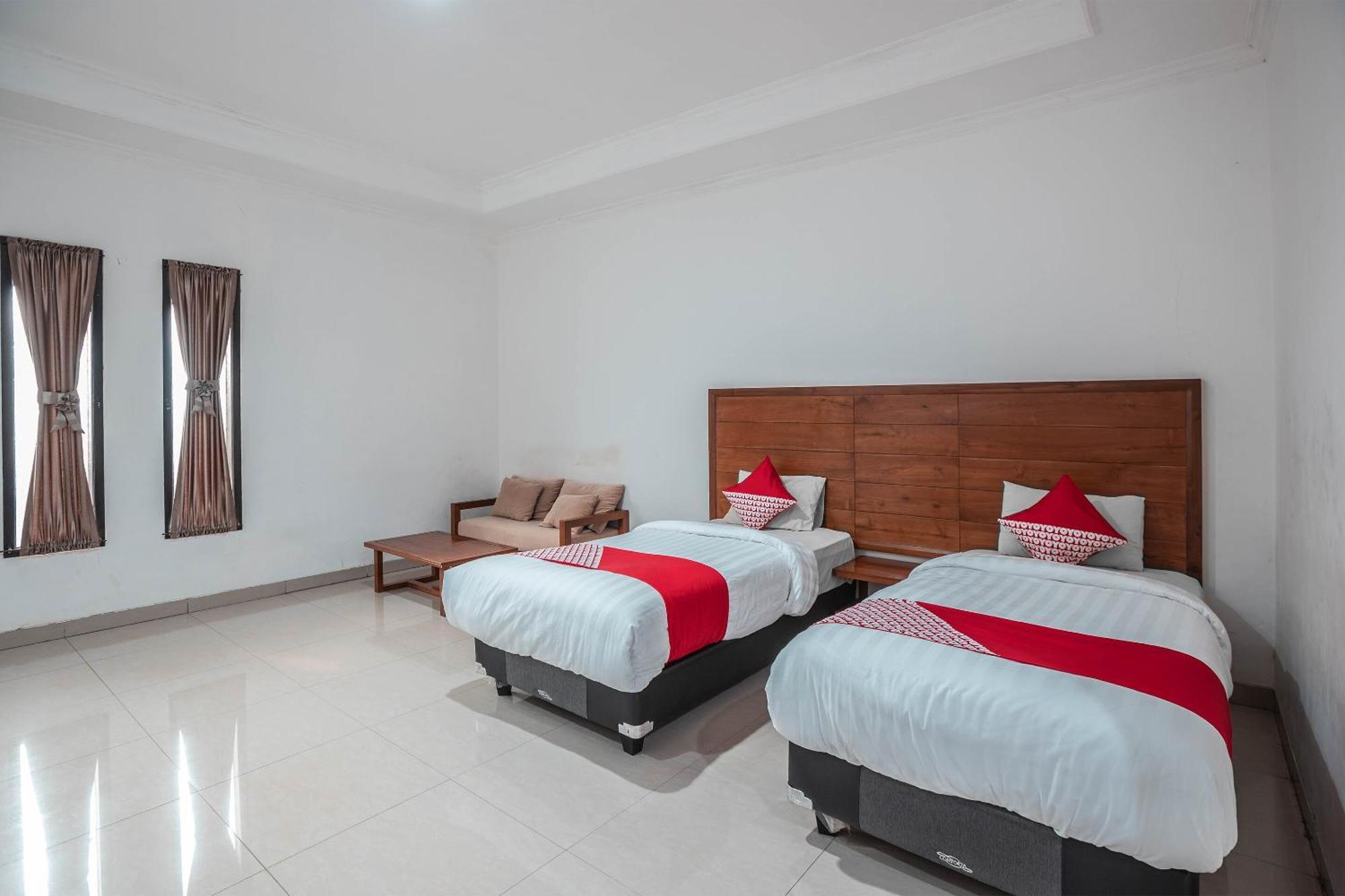 Super Oyo 686 Bunga Karang Hotel Bekasi Eksteriør billede