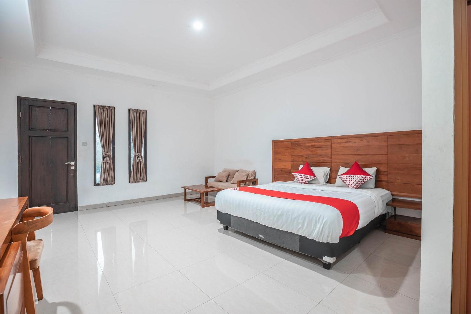 Super Oyo 686 Bunga Karang Hotel Bekasi Eksteriør billede