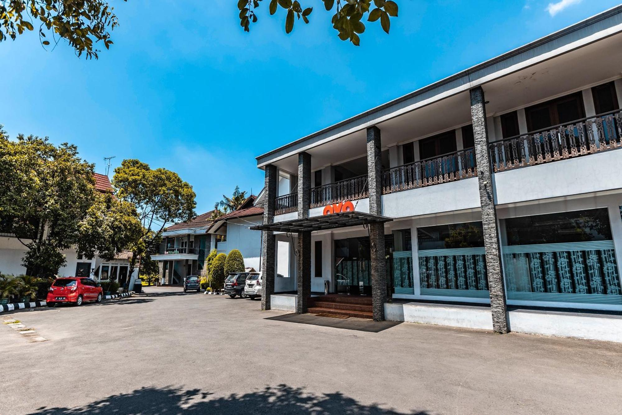 Super Oyo 686 Bunga Karang Hotel Bekasi Eksteriør billede