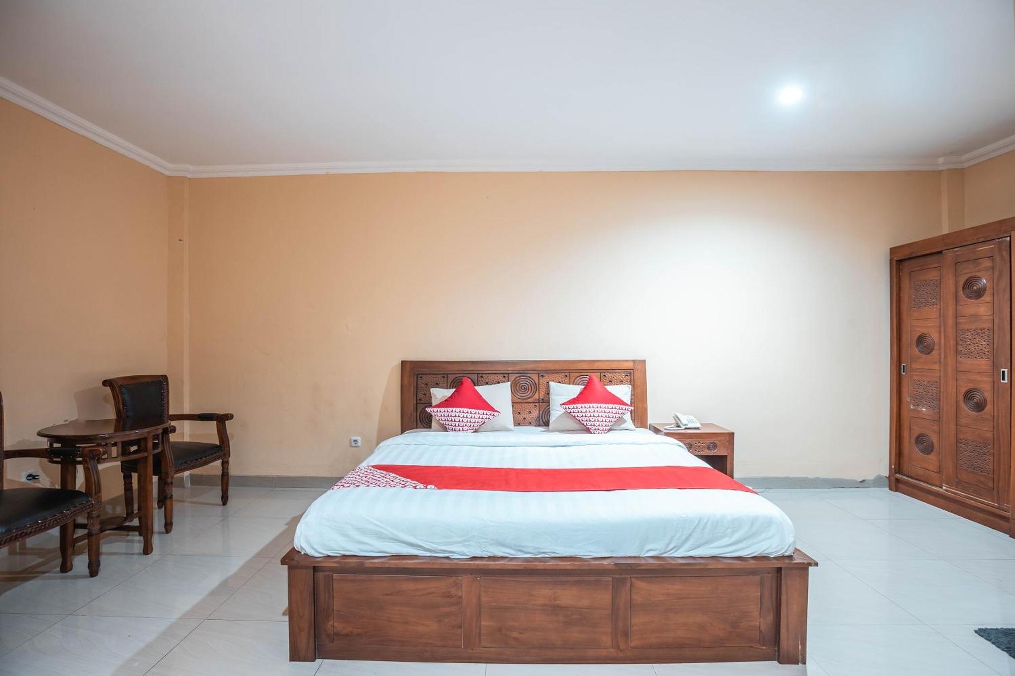 Super Oyo 686 Bunga Karang Hotel Bekasi Eksteriør billede