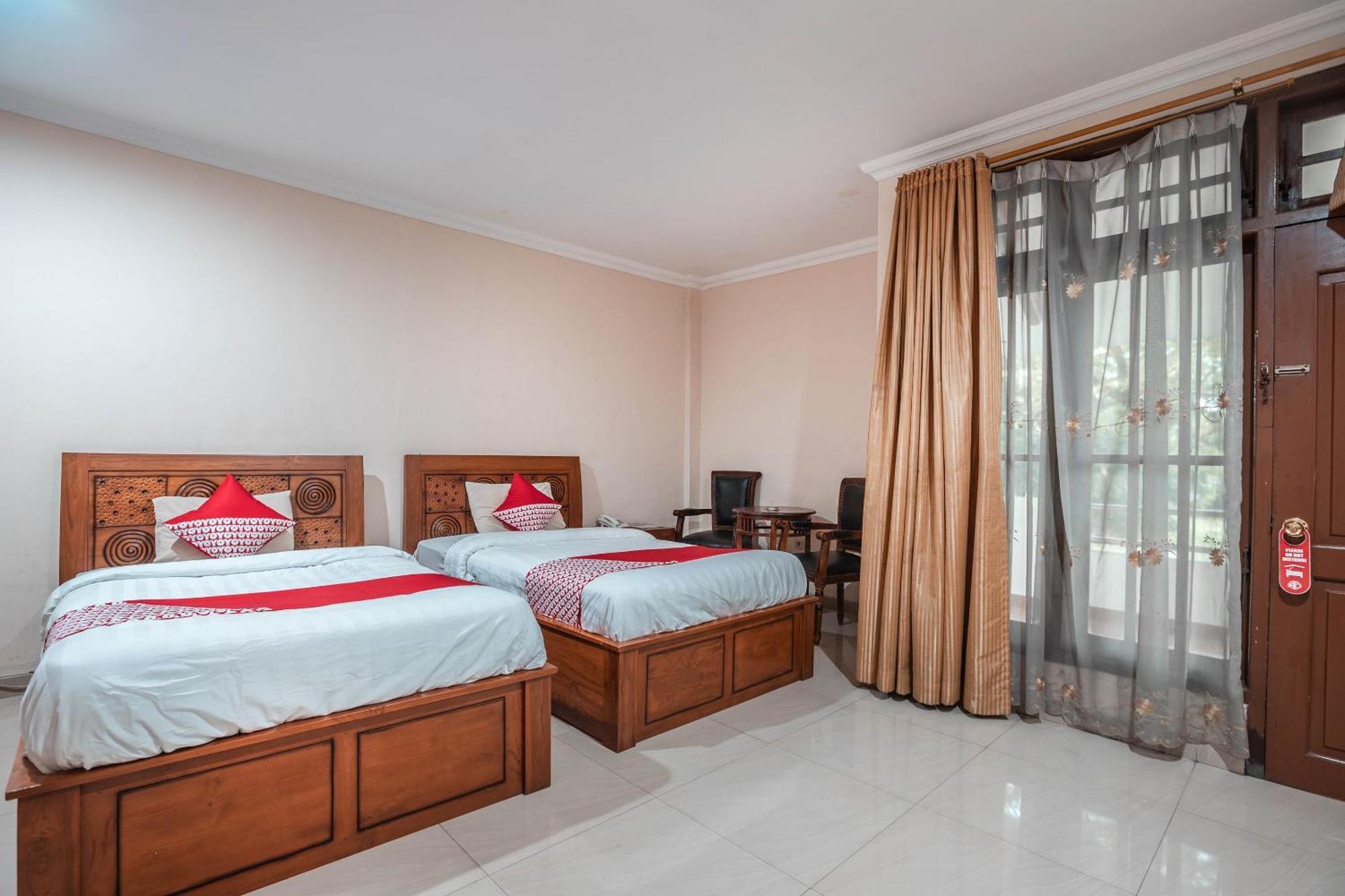 Super Oyo 686 Bunga Karang Hotel Bekasi Eksteriør billede