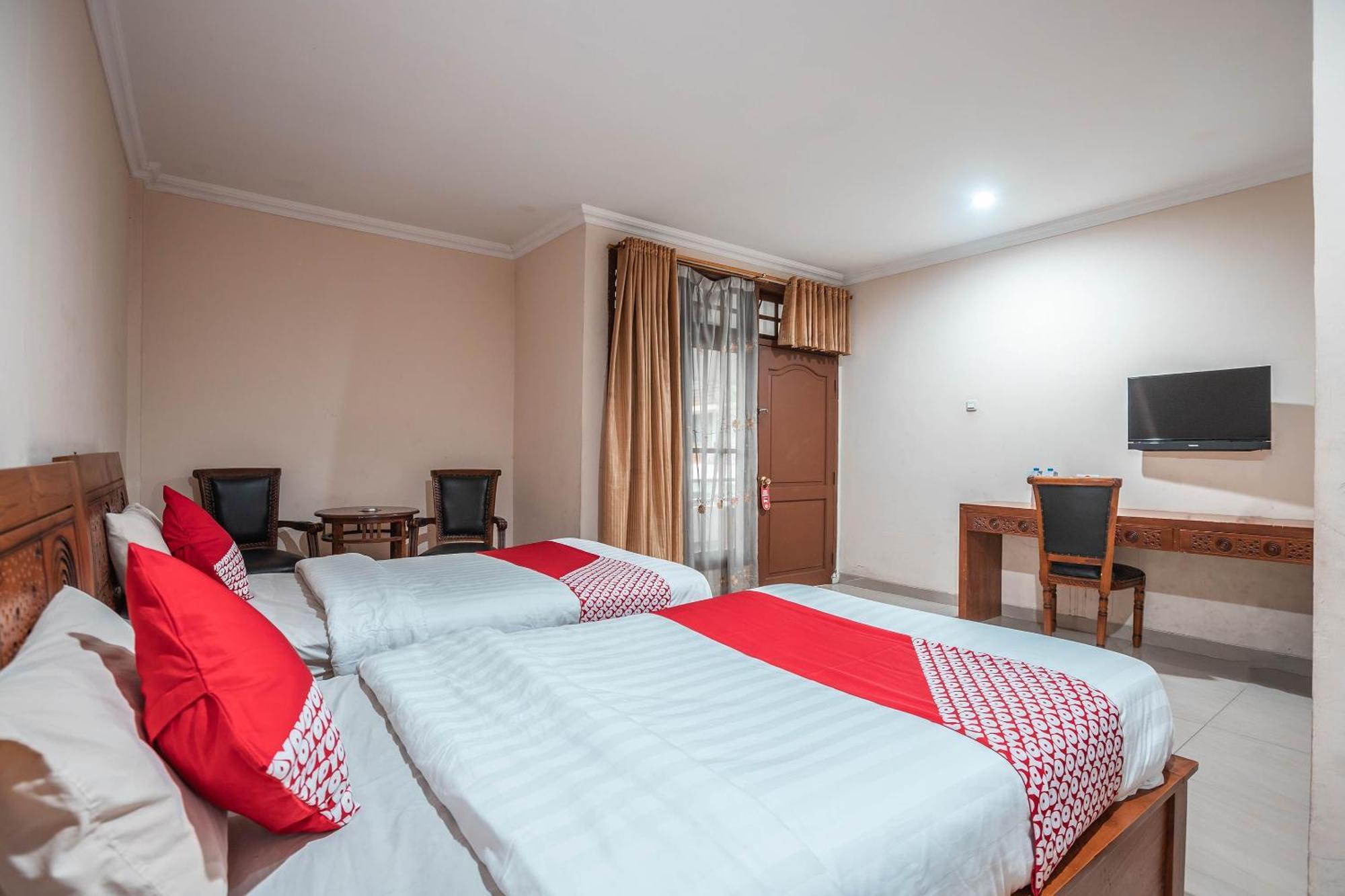Super Oyo 686 Bunga Karang Hotel Bekasi Eksteriør billede