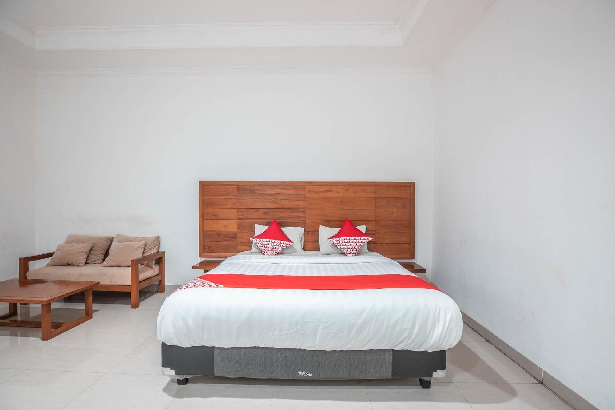 Super Oyo 686 Bunga Karang Hotel Bekasi Eksteriør billede