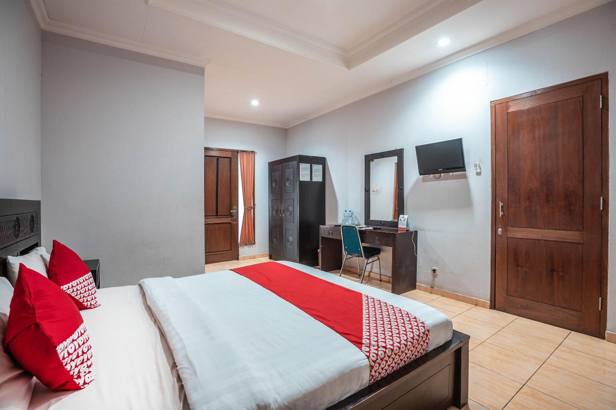 Super Oyo 686 Bunga Karang Hotel Bekasi Eksteriør billede
