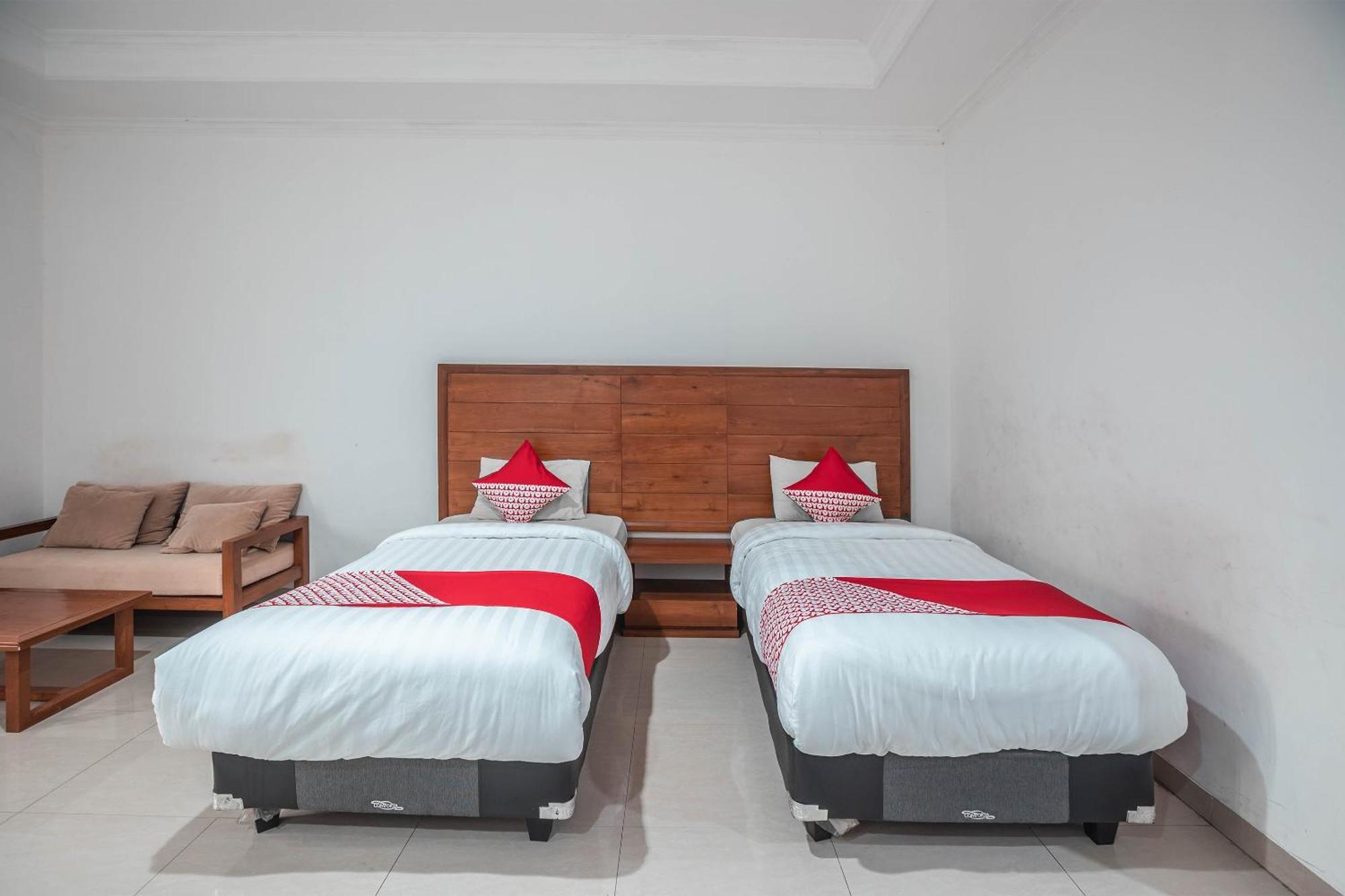 Super Oyo 686 Bunga Karang Hotel Bekasi Eksteriør billede