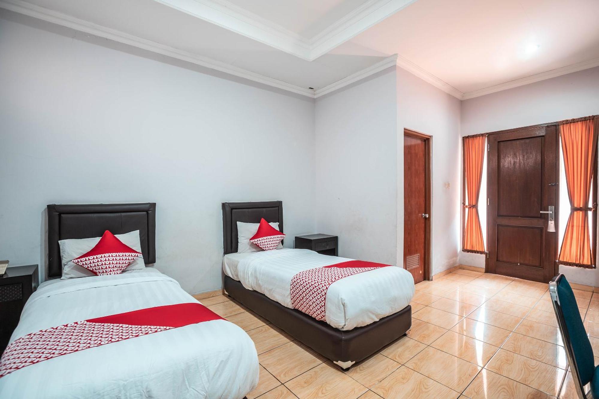 Super Oyo 686 Bunga Karang Hotel Bekasi Eksteriør billede
